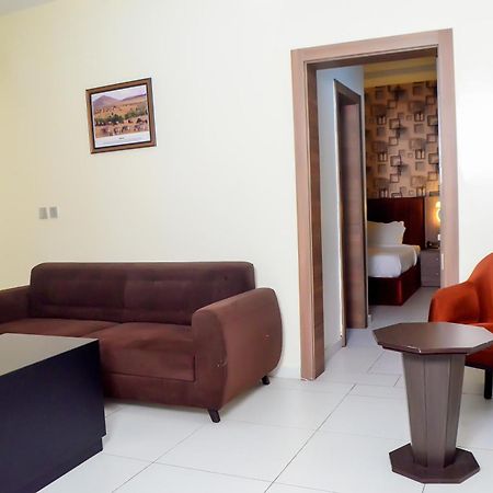 Proxima Centauri Hotel Порт Харкорт Екстериор снимка